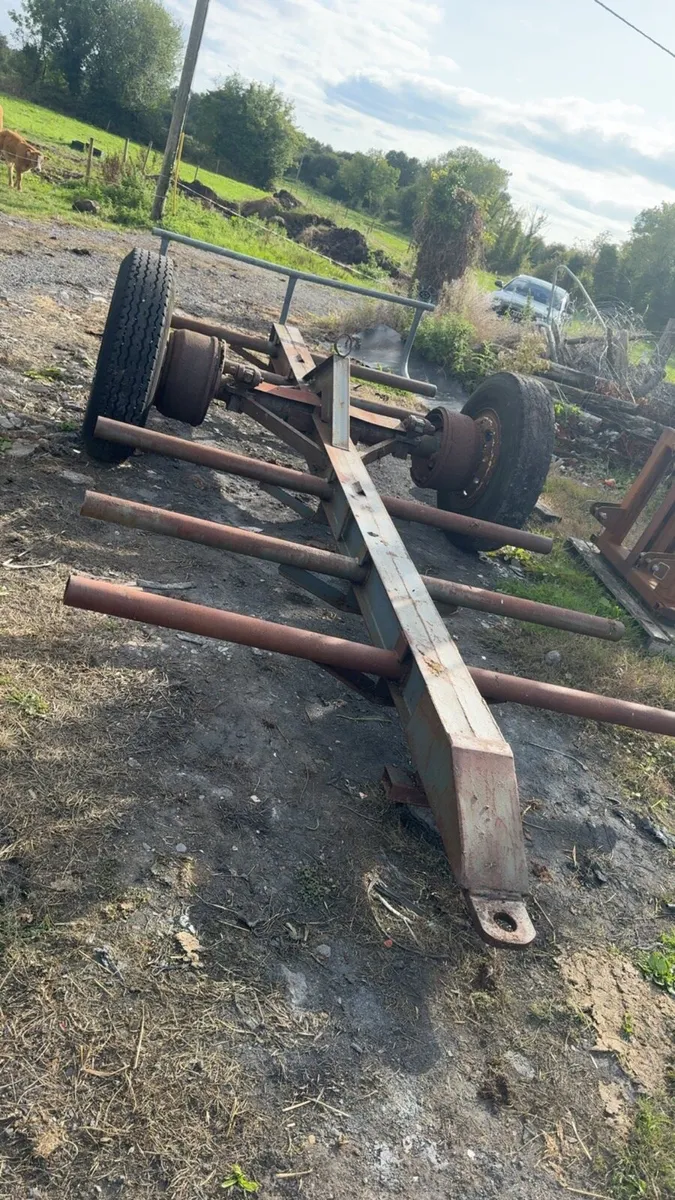Bale carrier - Image 1