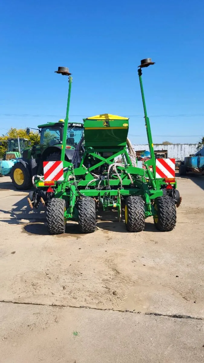 John Deere 750A Direct Drill - Image 2
