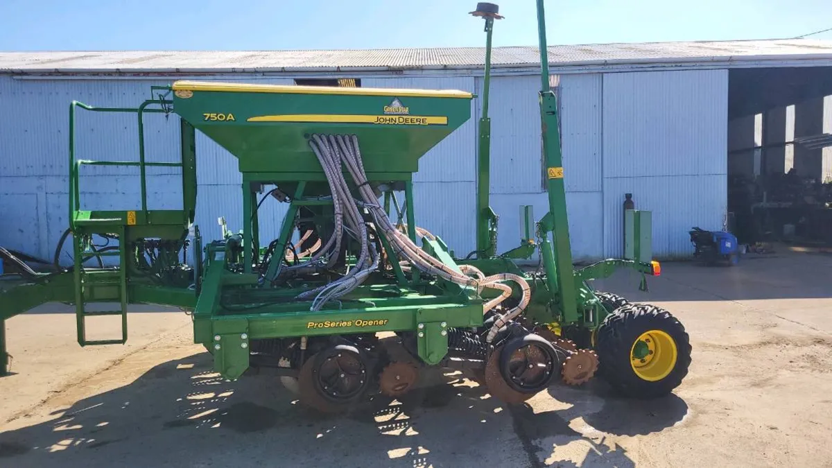 John Deere 750A Direct Drill - Image 1