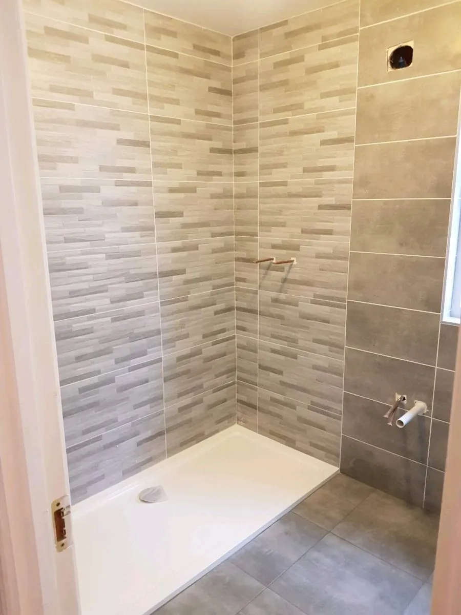 Tiler available - Image 1