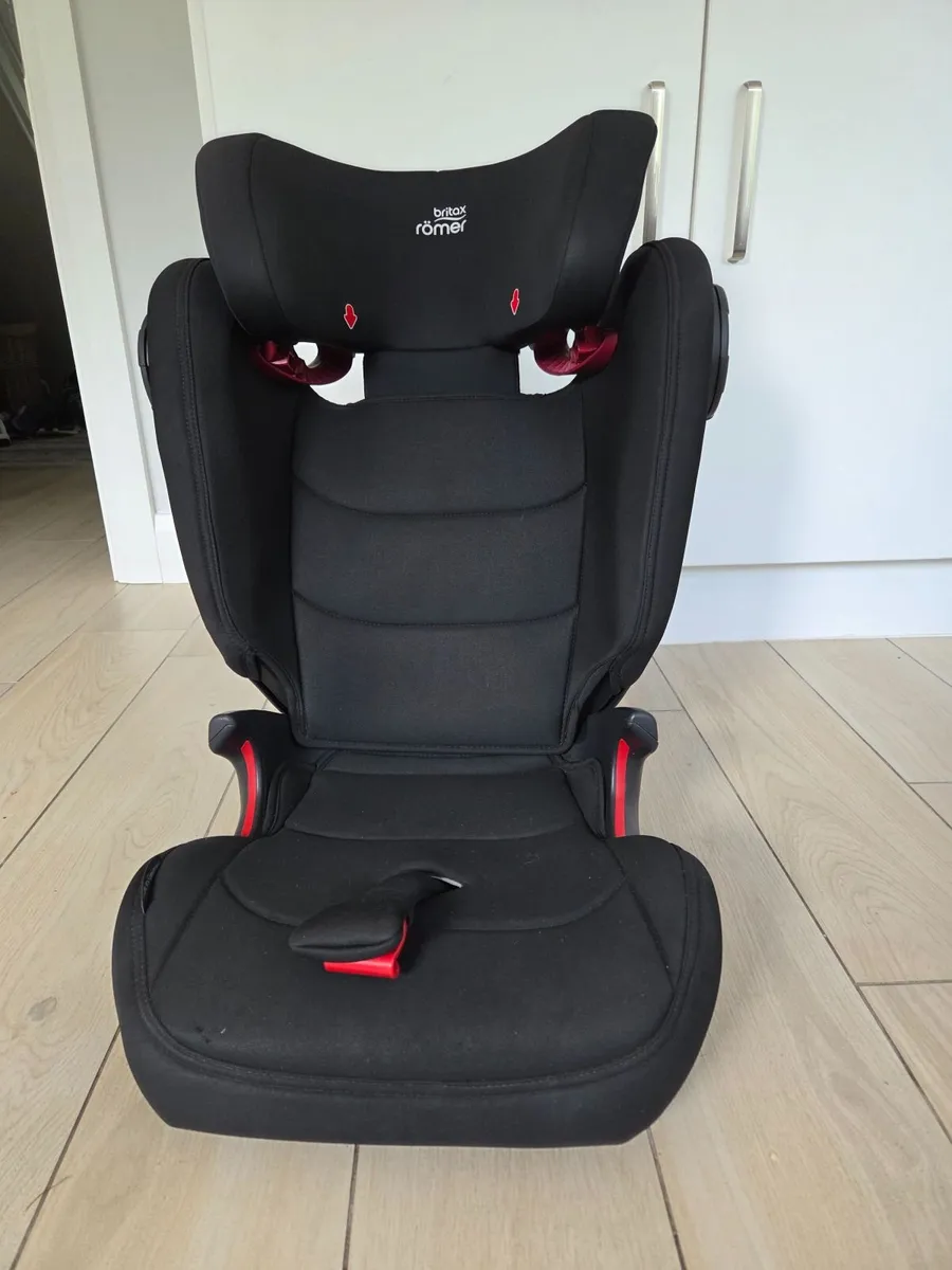 Highback booster car seats - Image 1