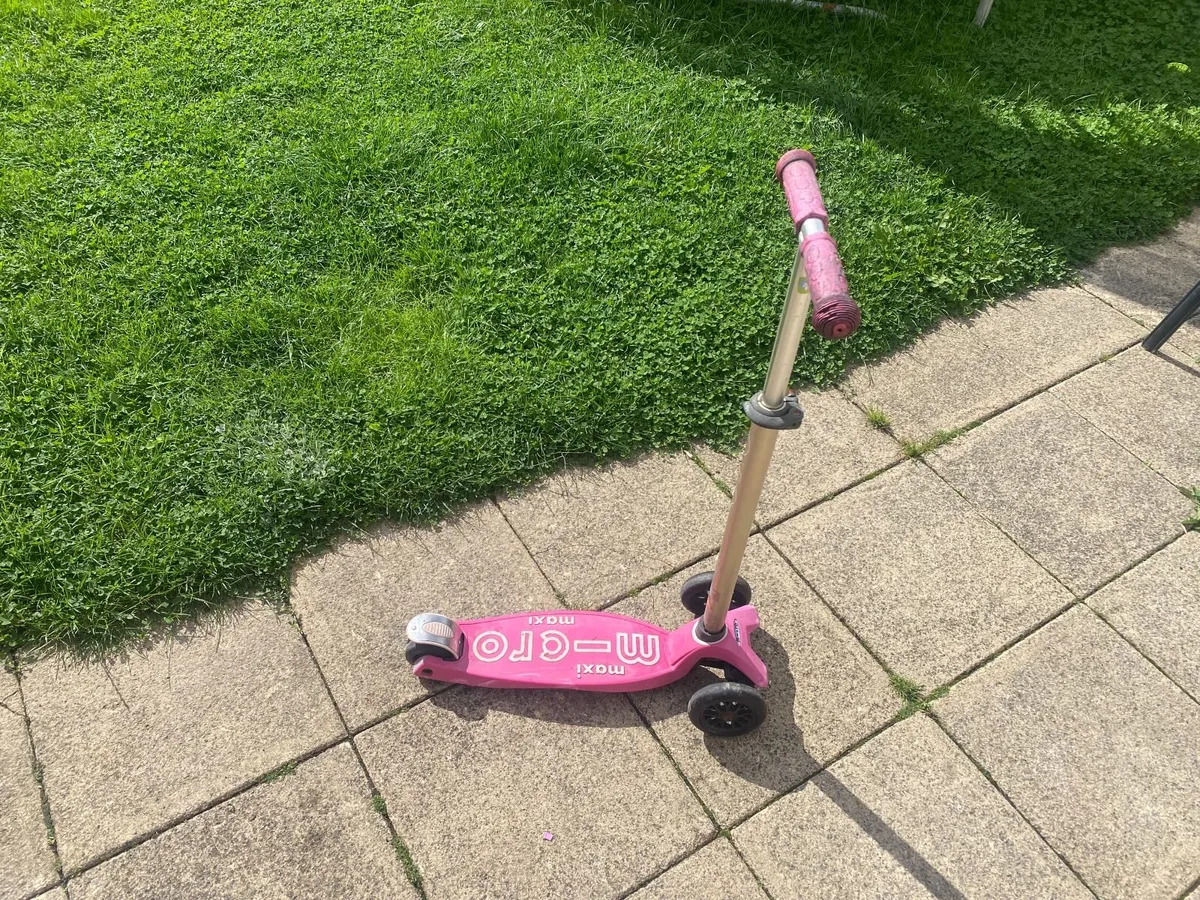 Pink maxi micro scooter - Image 2