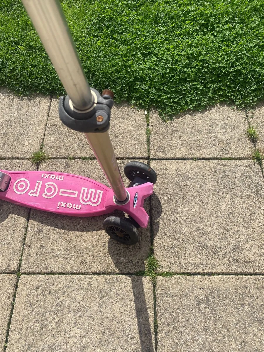 Pink maxi micro scooter - Image 4