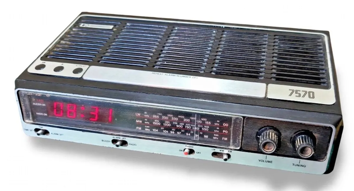 1980s clock radio - Image 1