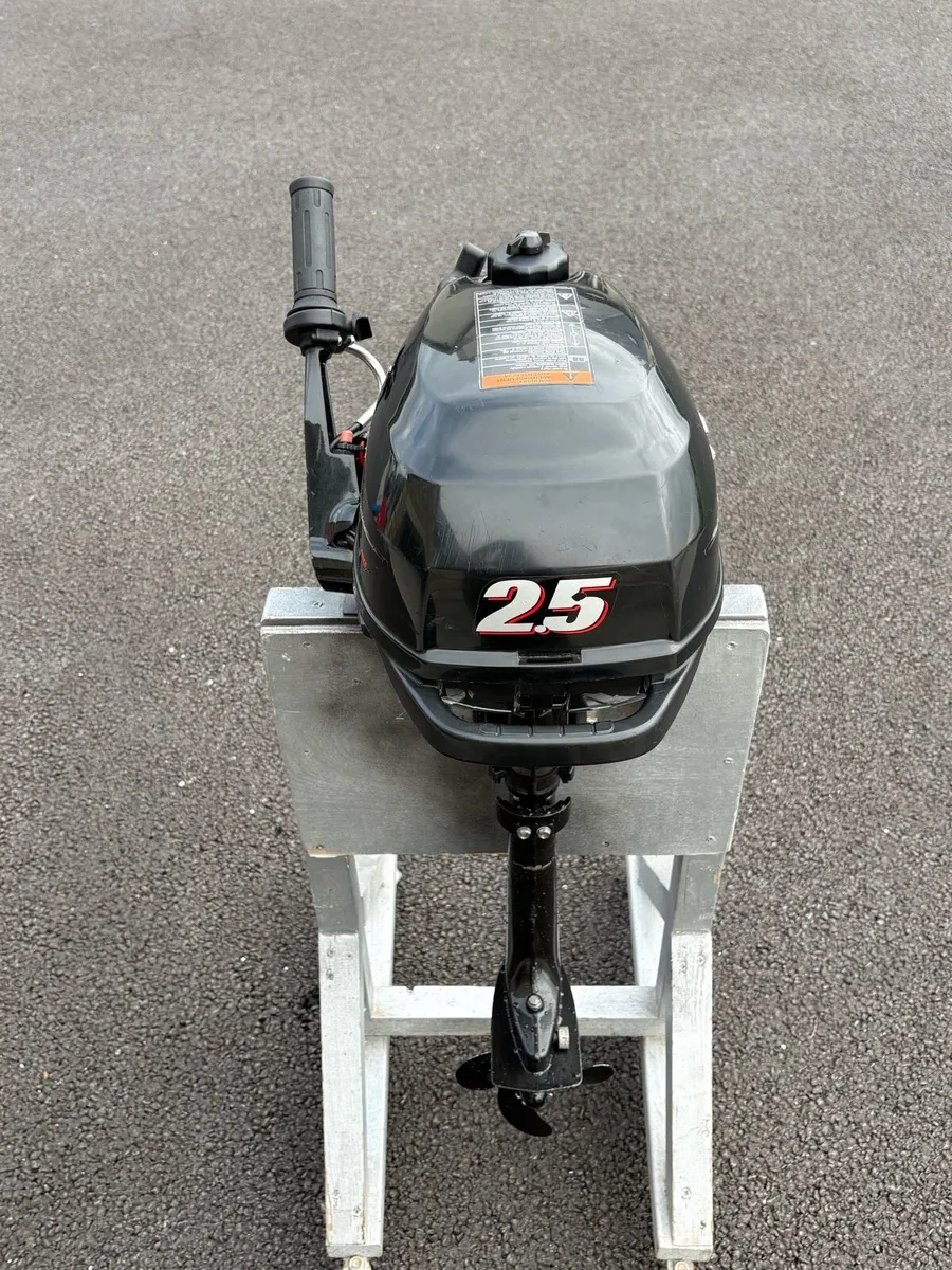 Suzuki 2.5hp outboard - Image 4