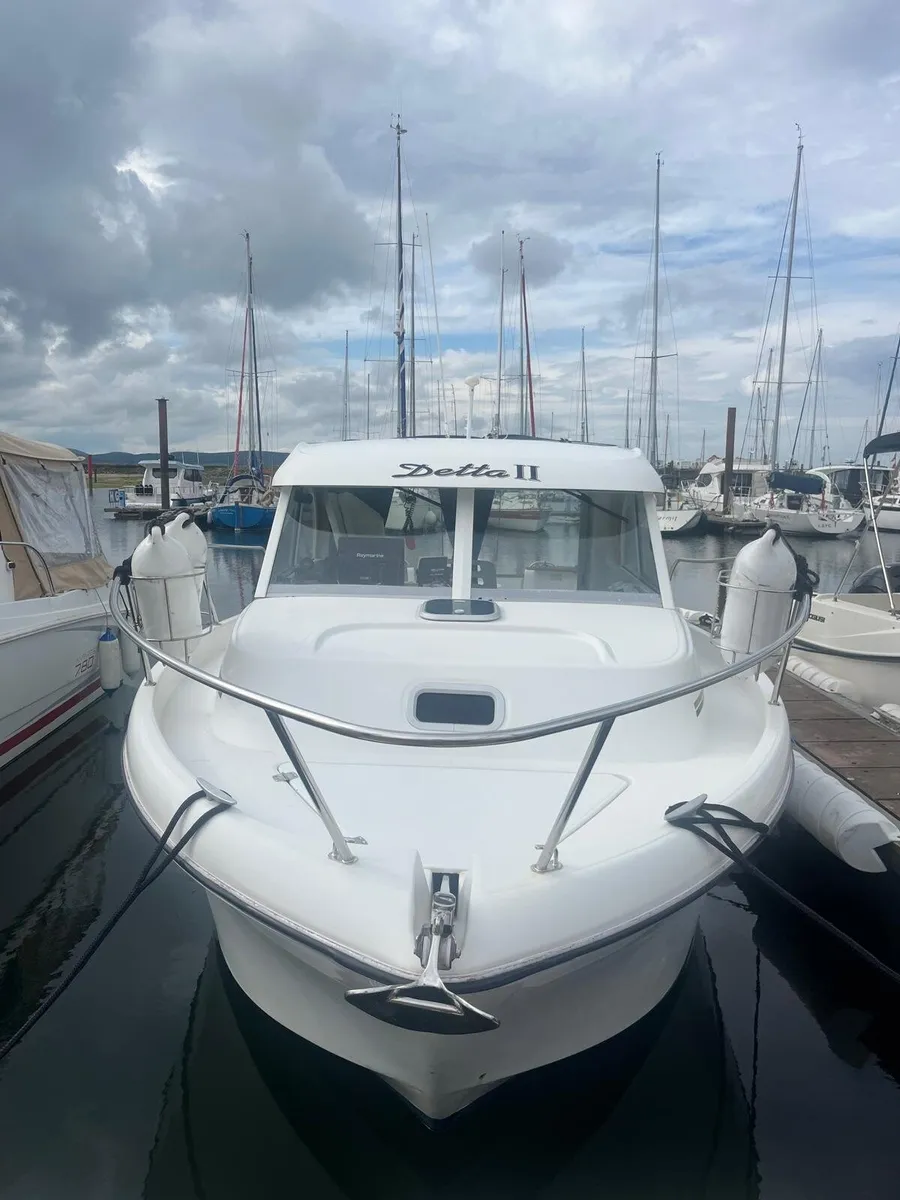 Beneteau Antares 710 - Image 1