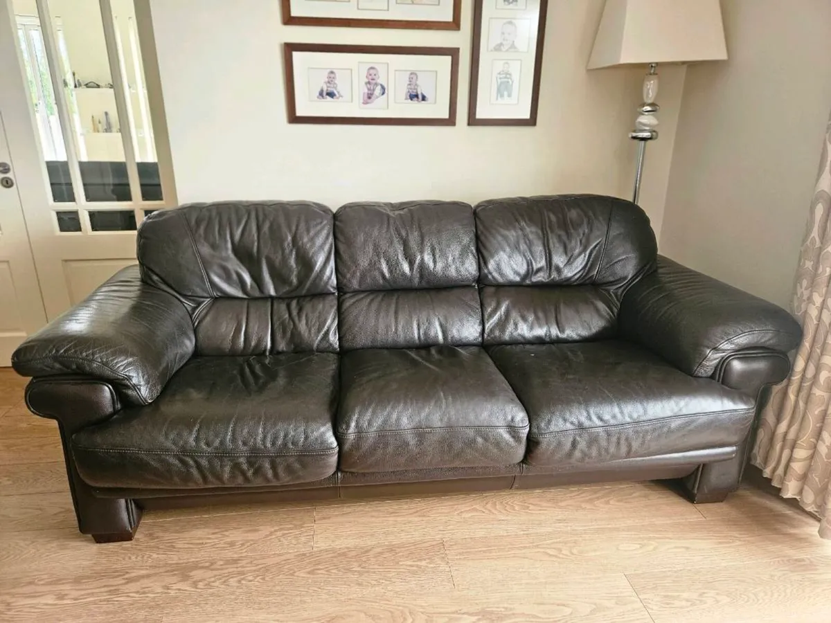 3+2 leather sofa - Image 4