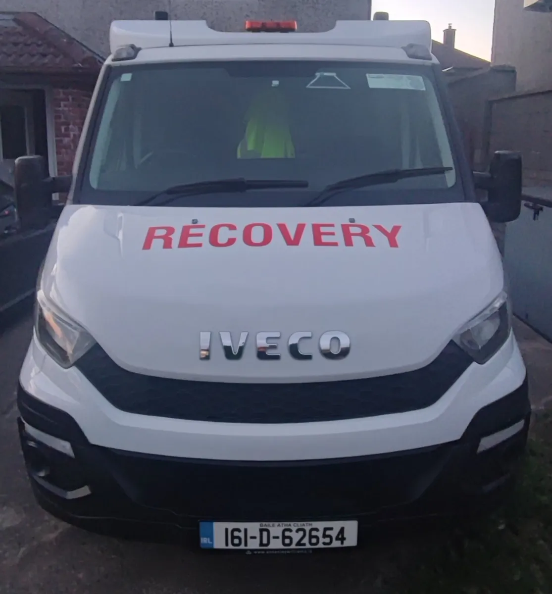 Iveco daily recovery truck - Image 2