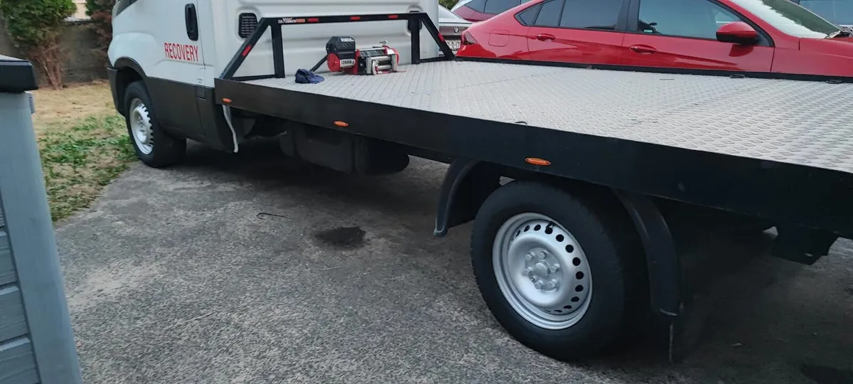 Iveco daily recovery truck - Image 3