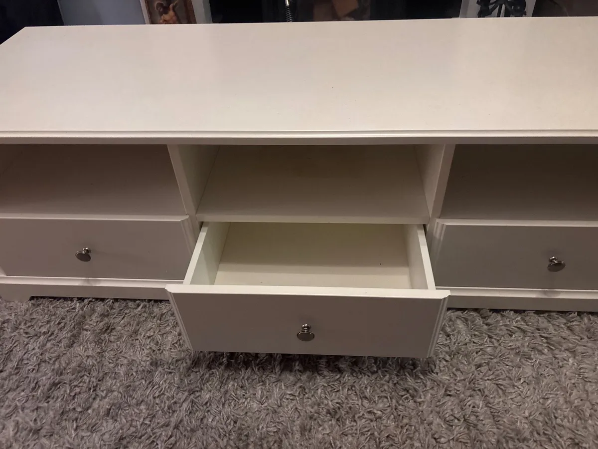 TV stand - Image 2