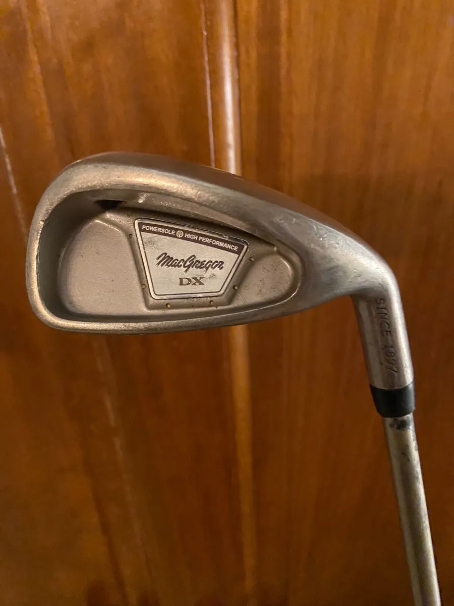 Ladies Right Handed Graphite Irons & Woods McGrego - Image 3