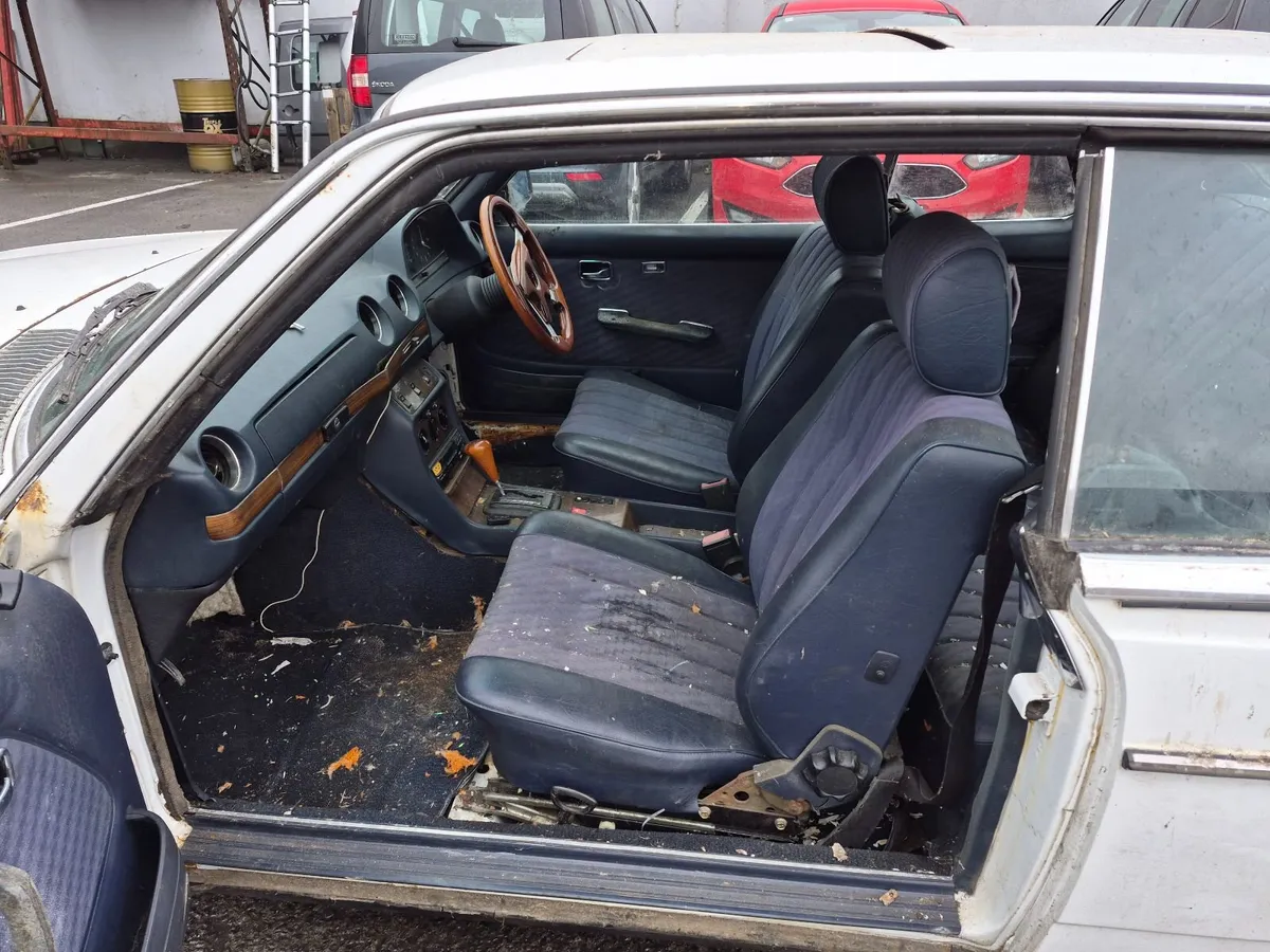 Mercedes-Benz Other 1982 - Image 2