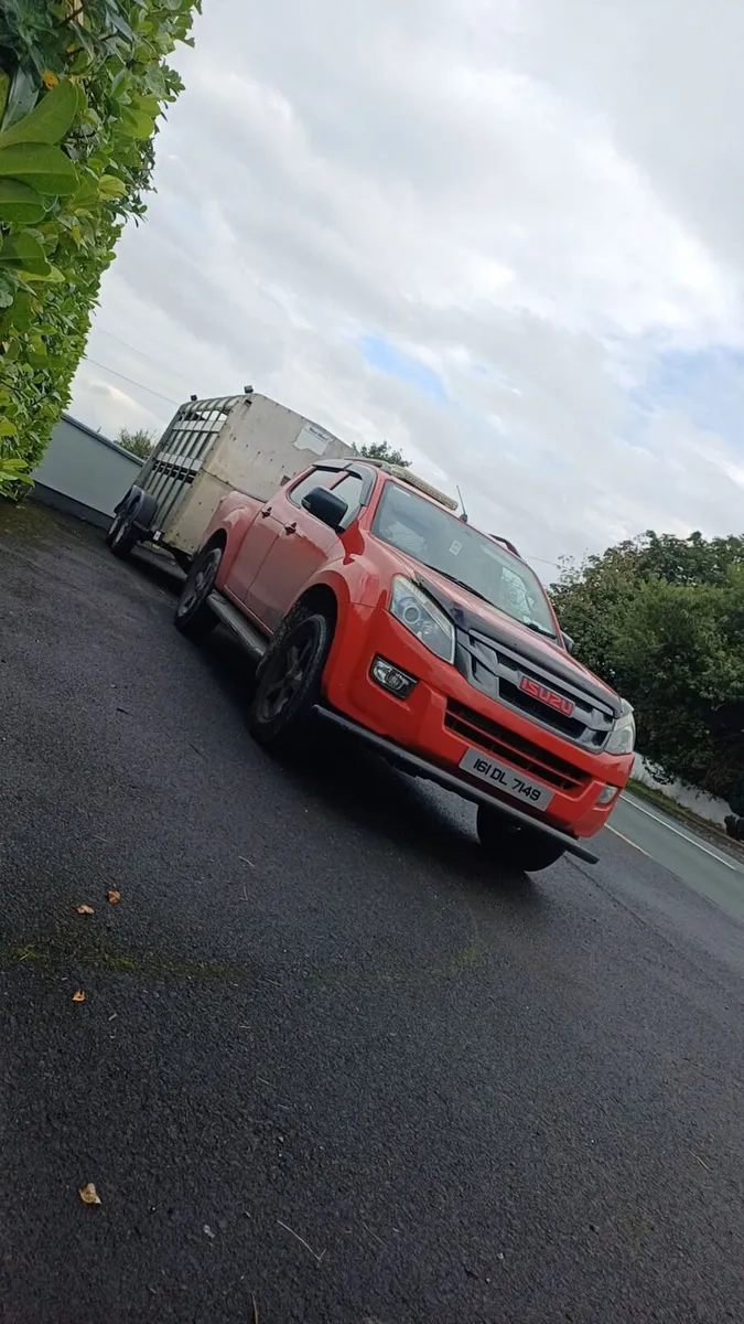 ISUZU D-MAX FURY - Image 4