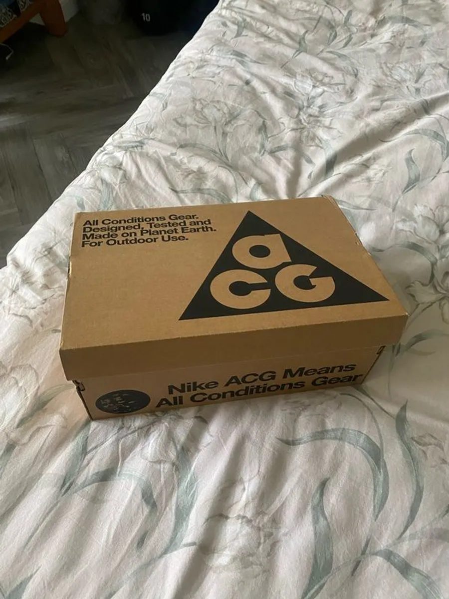 Nike Acg Mountain Fly 10.5 Ok (not 9.5 Uk) - Image 2
