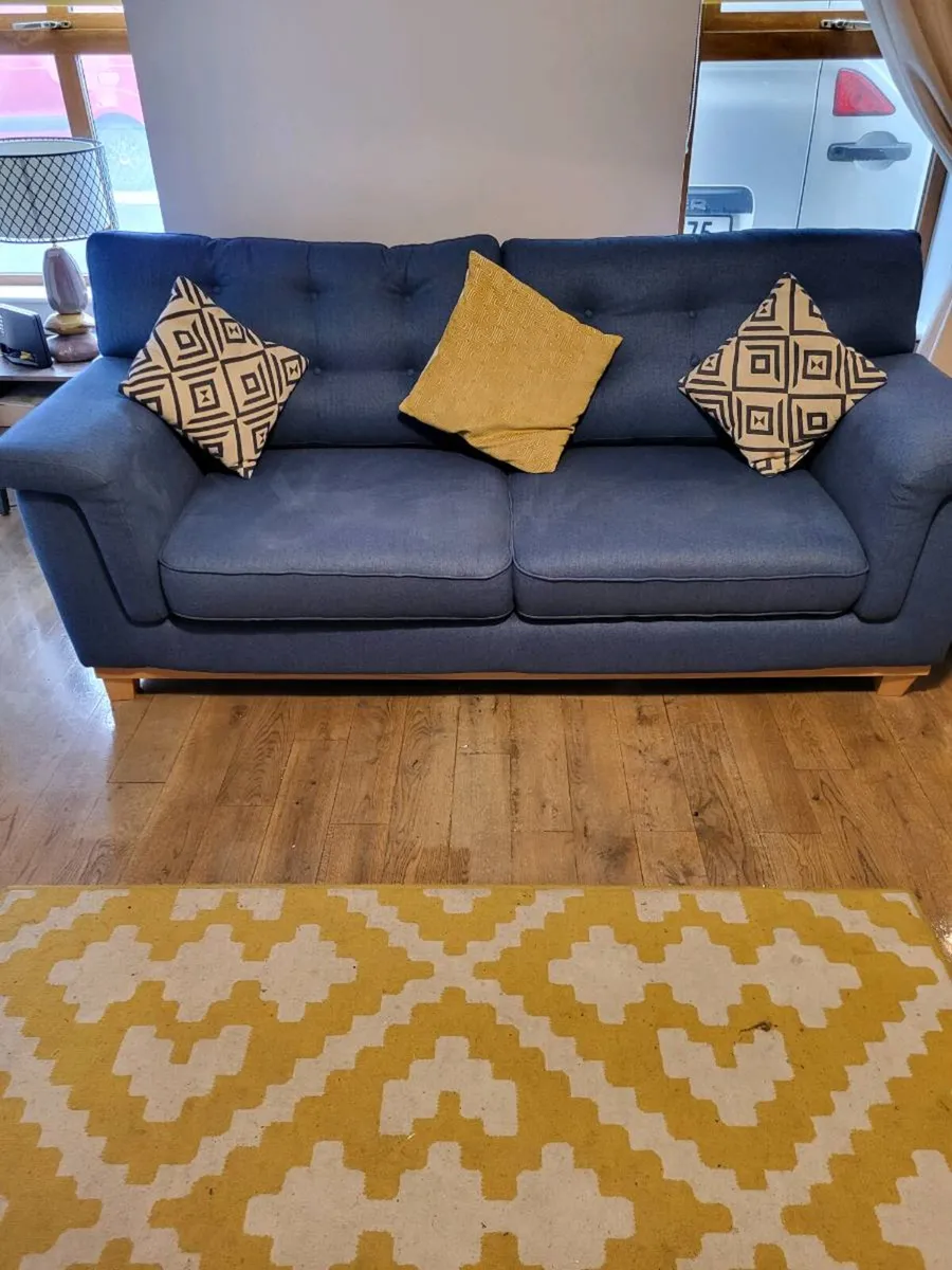 Couch - Image 2