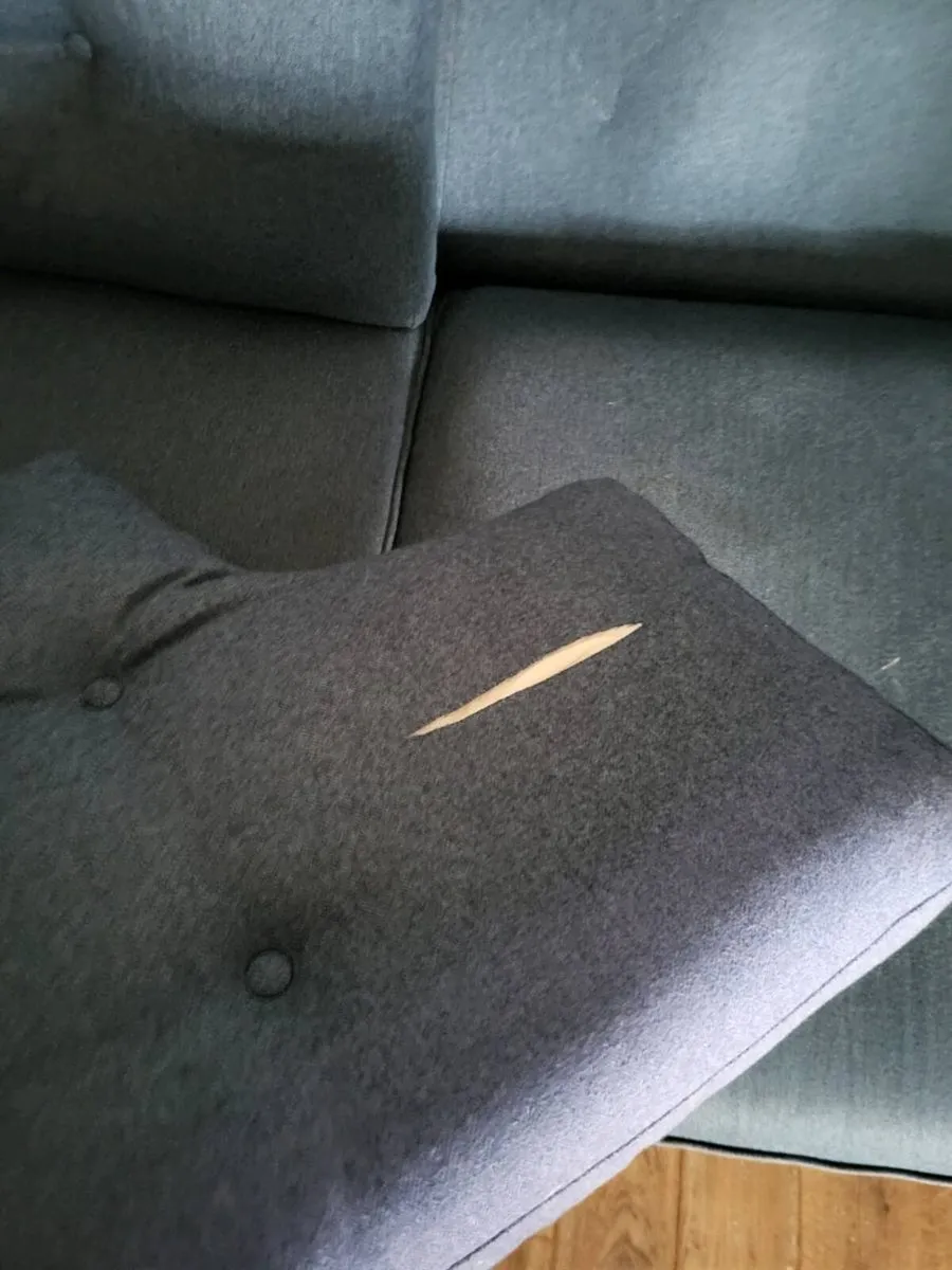 Couch - Image 4