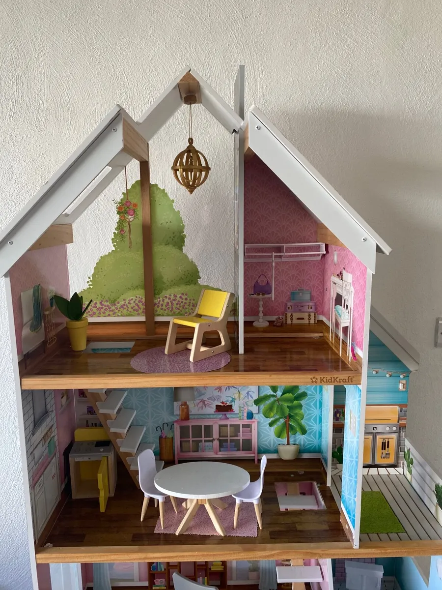 Kid craft dolls house. - Image 4