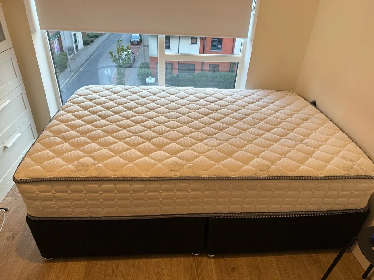 Posture care 2000 - small double bed & mattress - Image 1