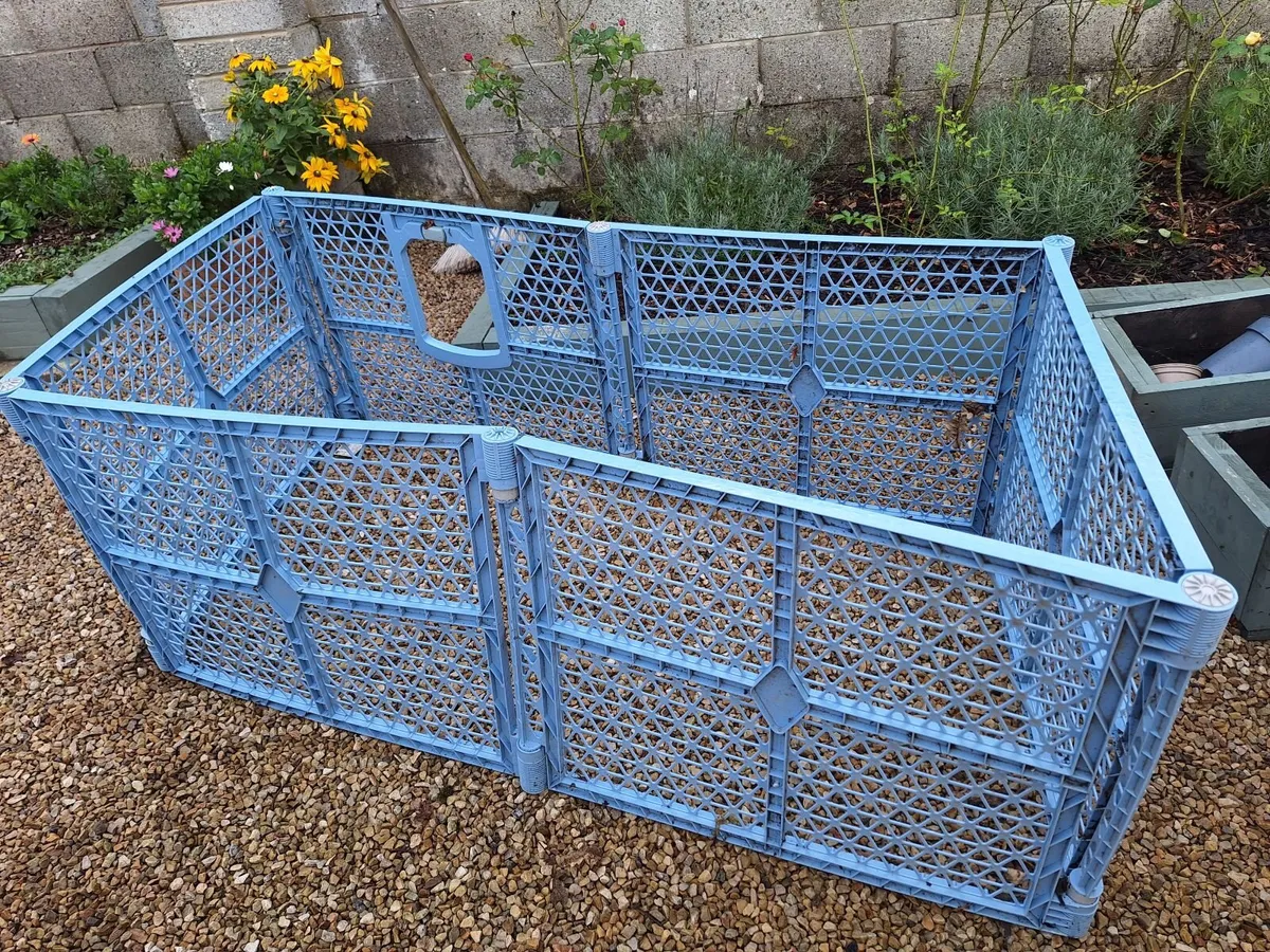 Dog pen - Image 1