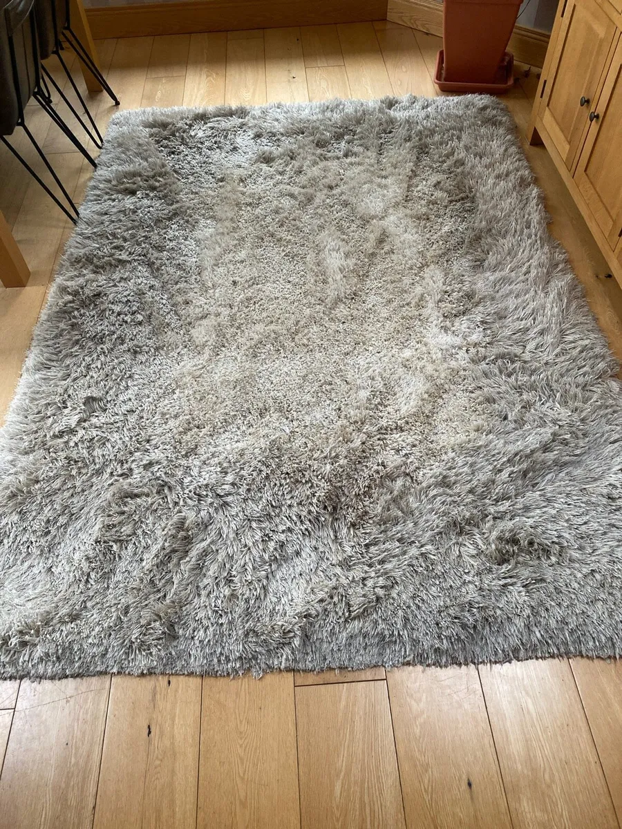 Shag pile rug - Image 2