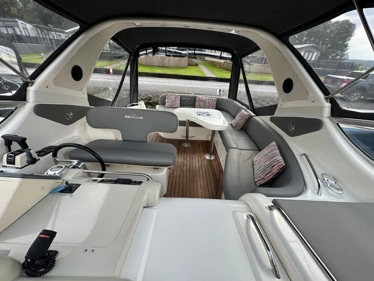 Sealine 360 Ambassador Sports Cruiser - Image 4