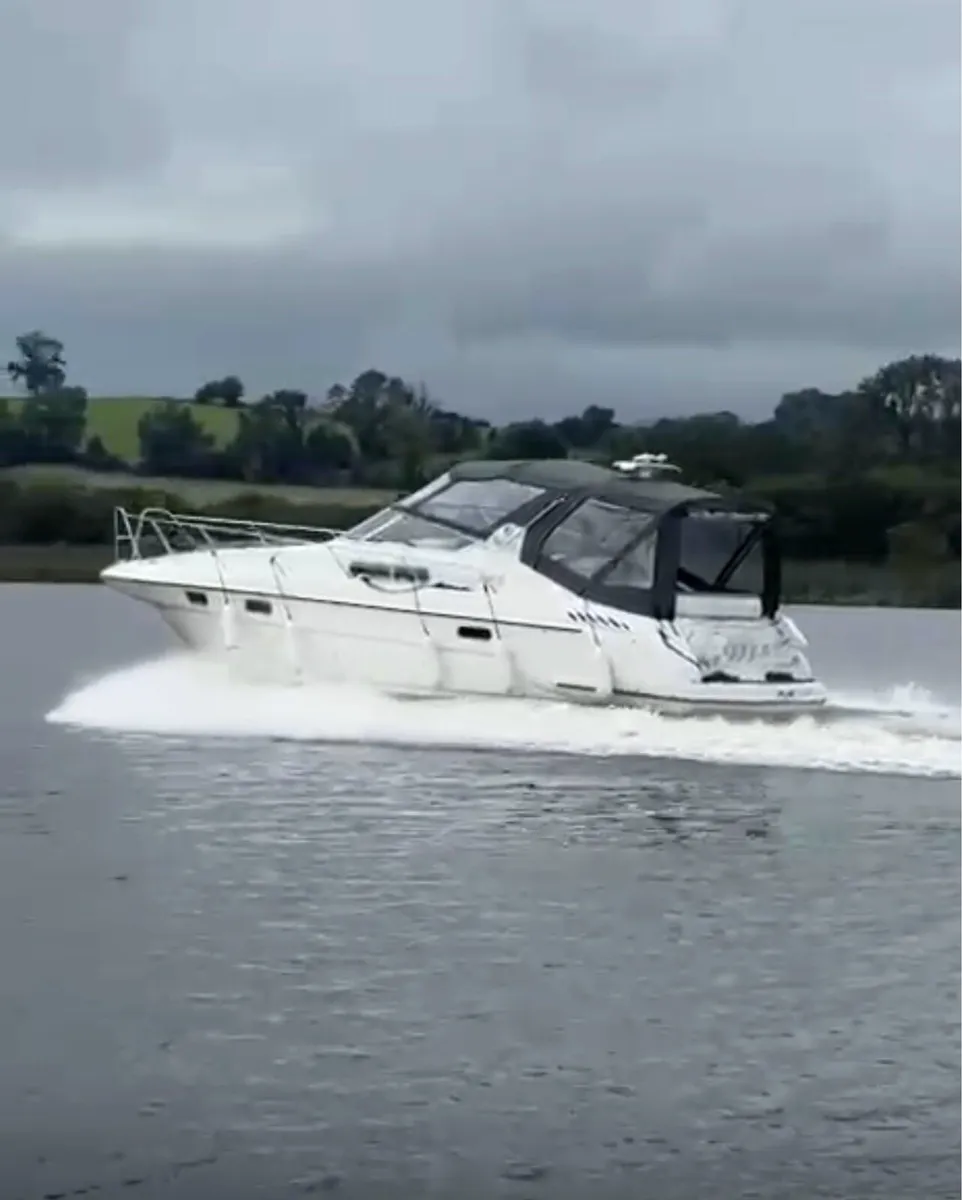 Sealine 360 Ambassador Sports Cruiser - Image 2