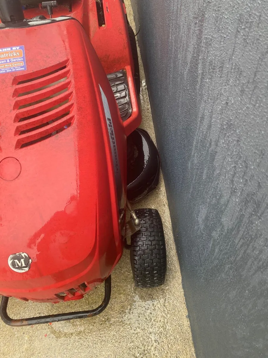 Castlegarden ride on lawnmower - Image 3