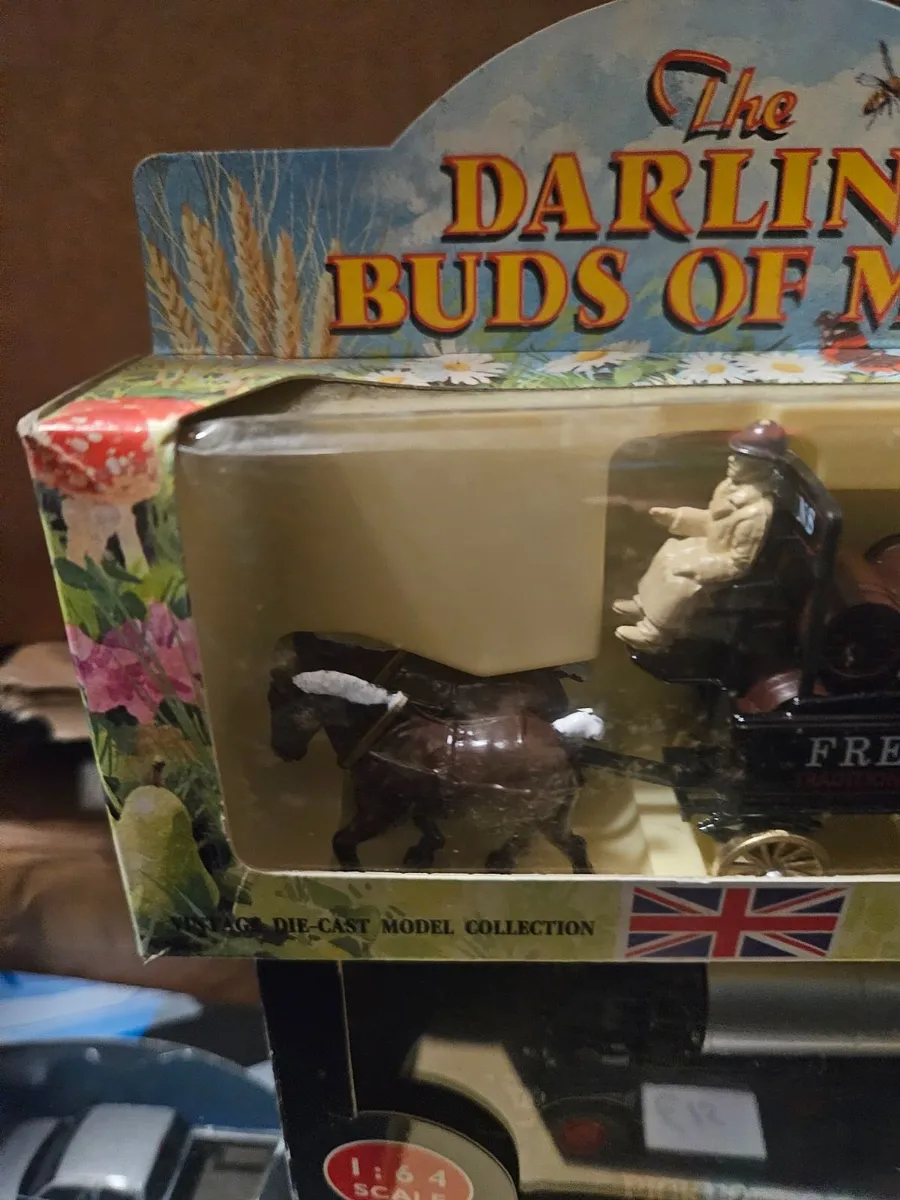 Corgi Lledo Darling Buds of May Beer Wagon - Image 3