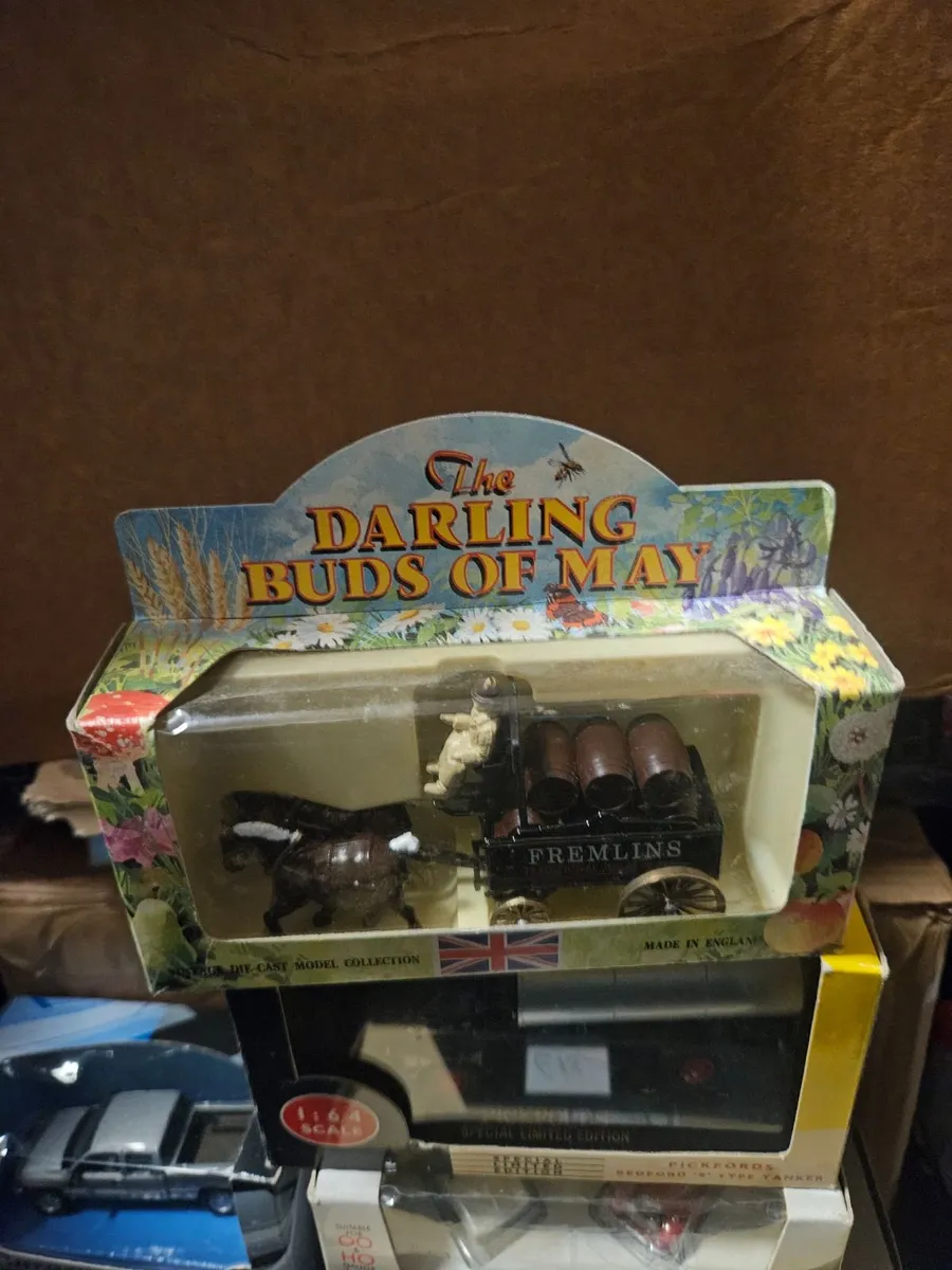 Corgi Lledo Darling Buds of May Beer Wagon - Image 1