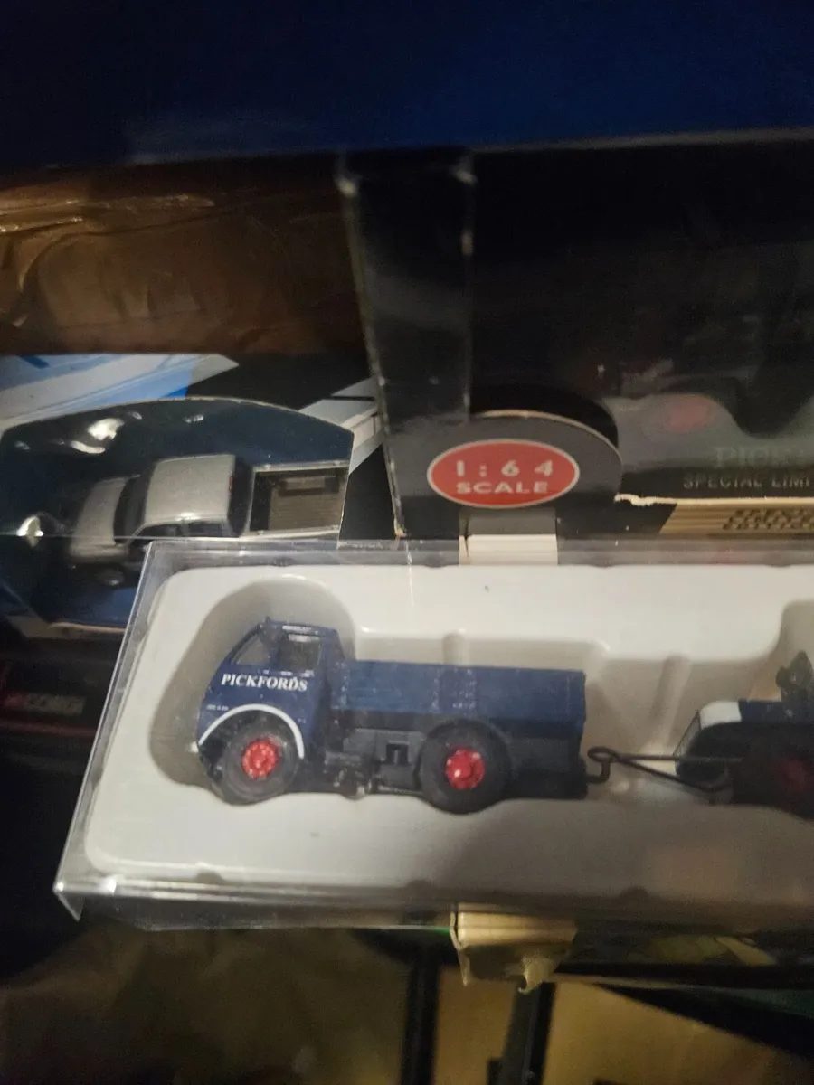 Corgi BT Models Pickfords Truck - Image 4