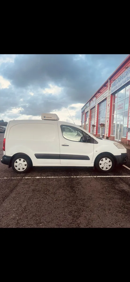 Van - Image 4