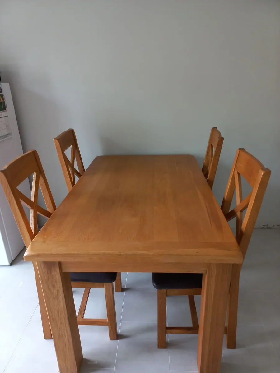 Dining table & 6 chairs - Image 1