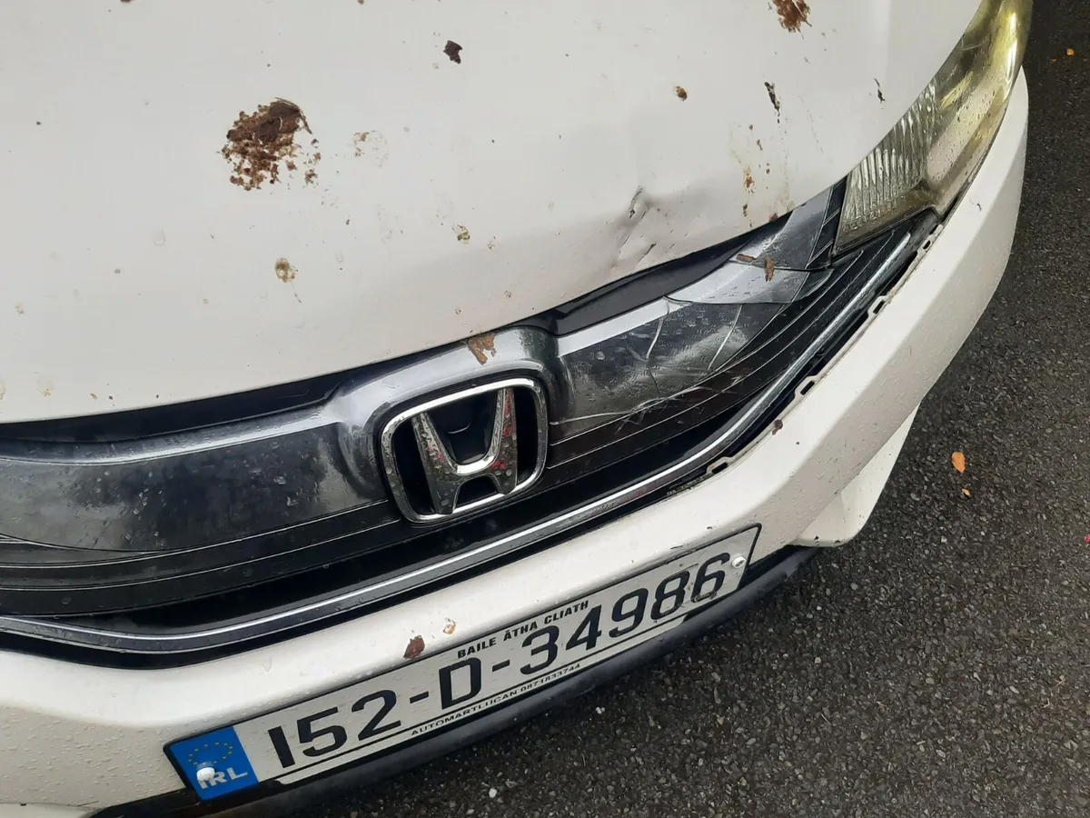 HONDÀ FIT HYBRID AUTOMATIC 2015 LOW KM - Image 3