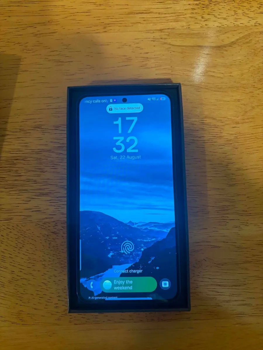 Samsung S25 - Image 1