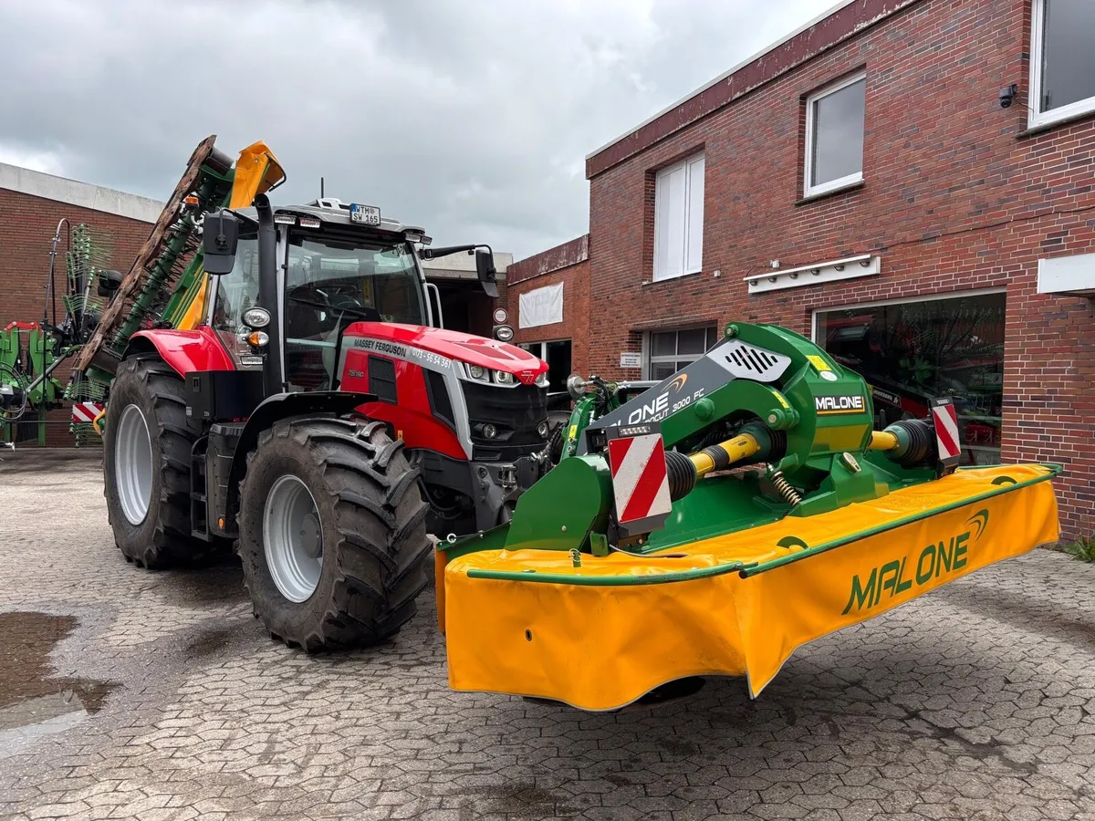 Malone ProCut 3000FC Front Mower with Conditioner - Image 1