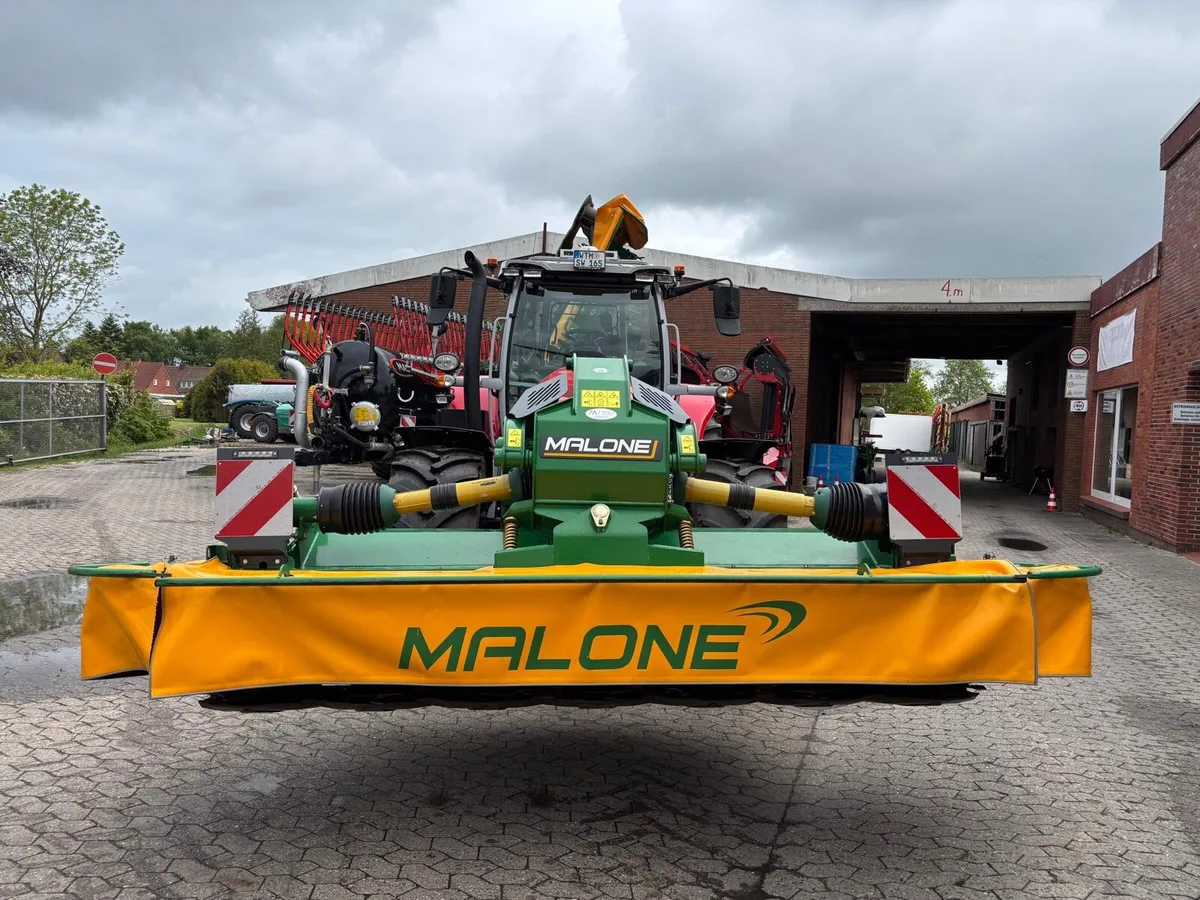 Malone ProCut 3000FC Front Mower with Conditioner - Image 3
