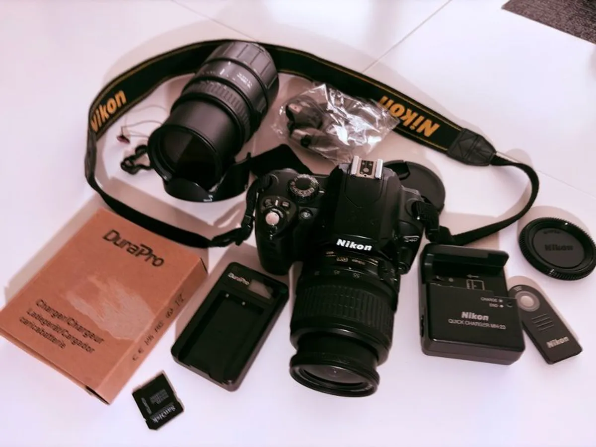 Nikon D40 (plus extras) - Image 1