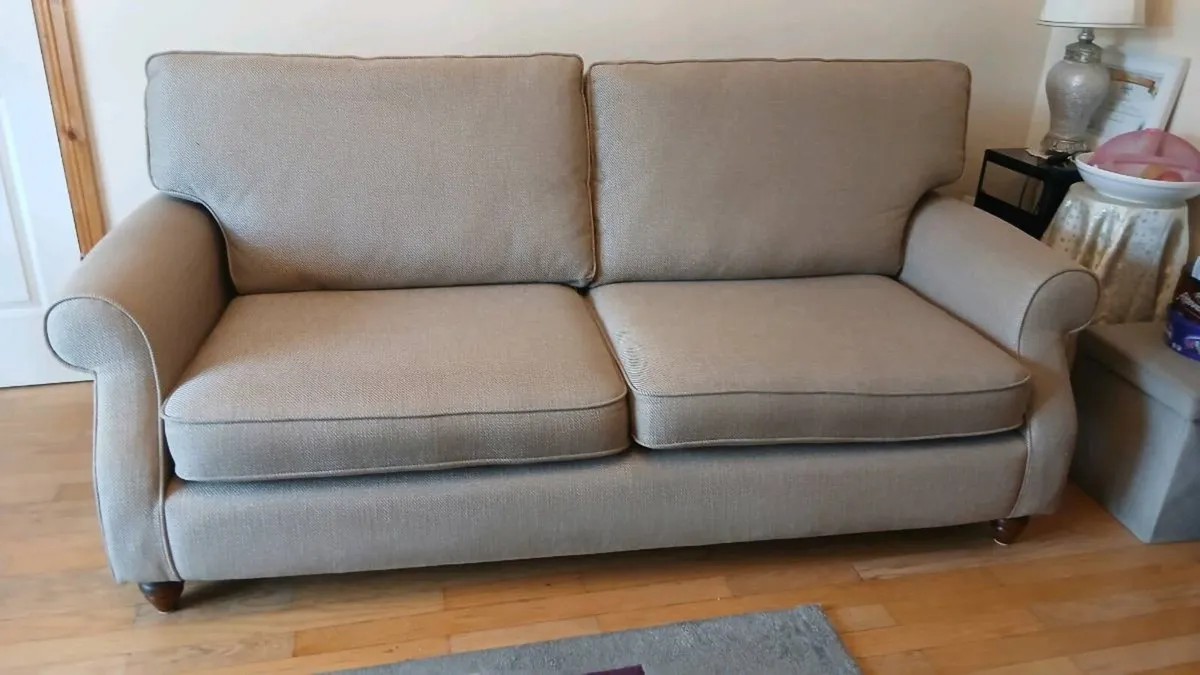 Edel Beautiful as good as new 3 Seater Couch - Image 1