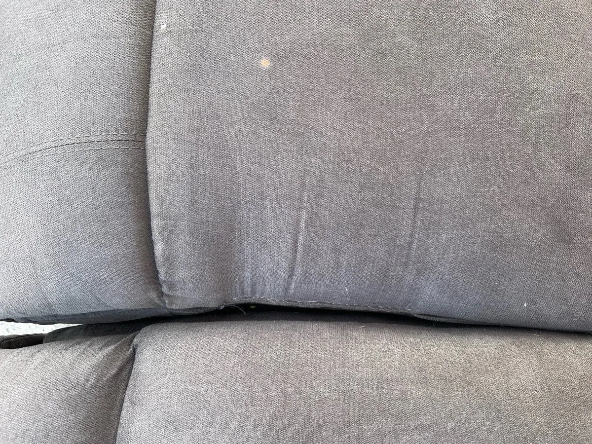 Large recliner sofa - Image 3