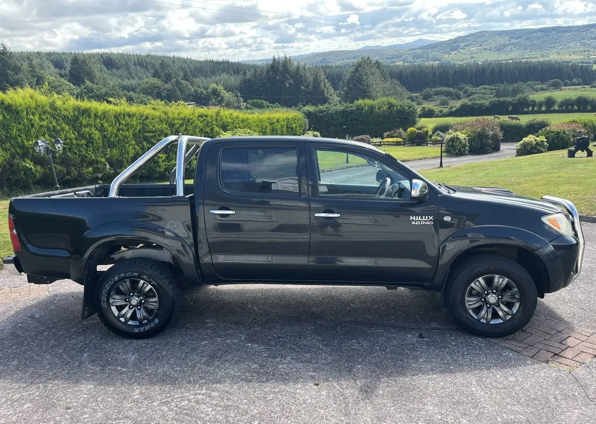 Toyota Hilux 2007 - Image 1
