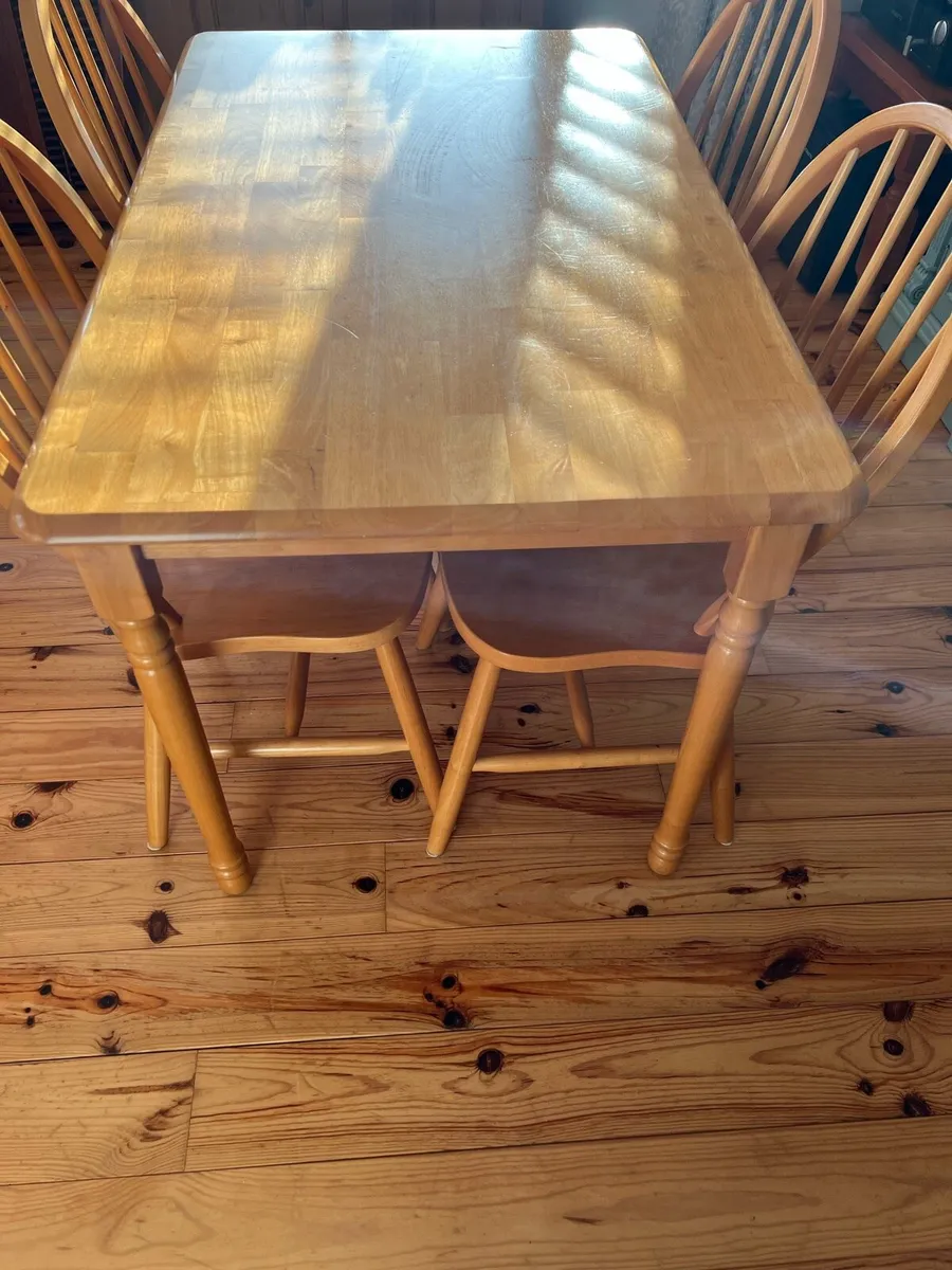 Table and 4 chairs - Image 4