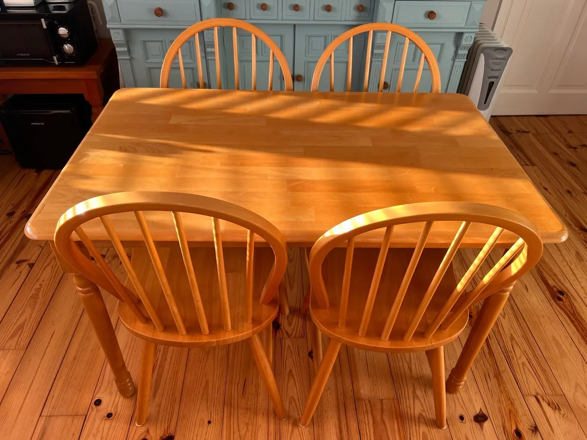 Table and 4 chairs - Image 2
