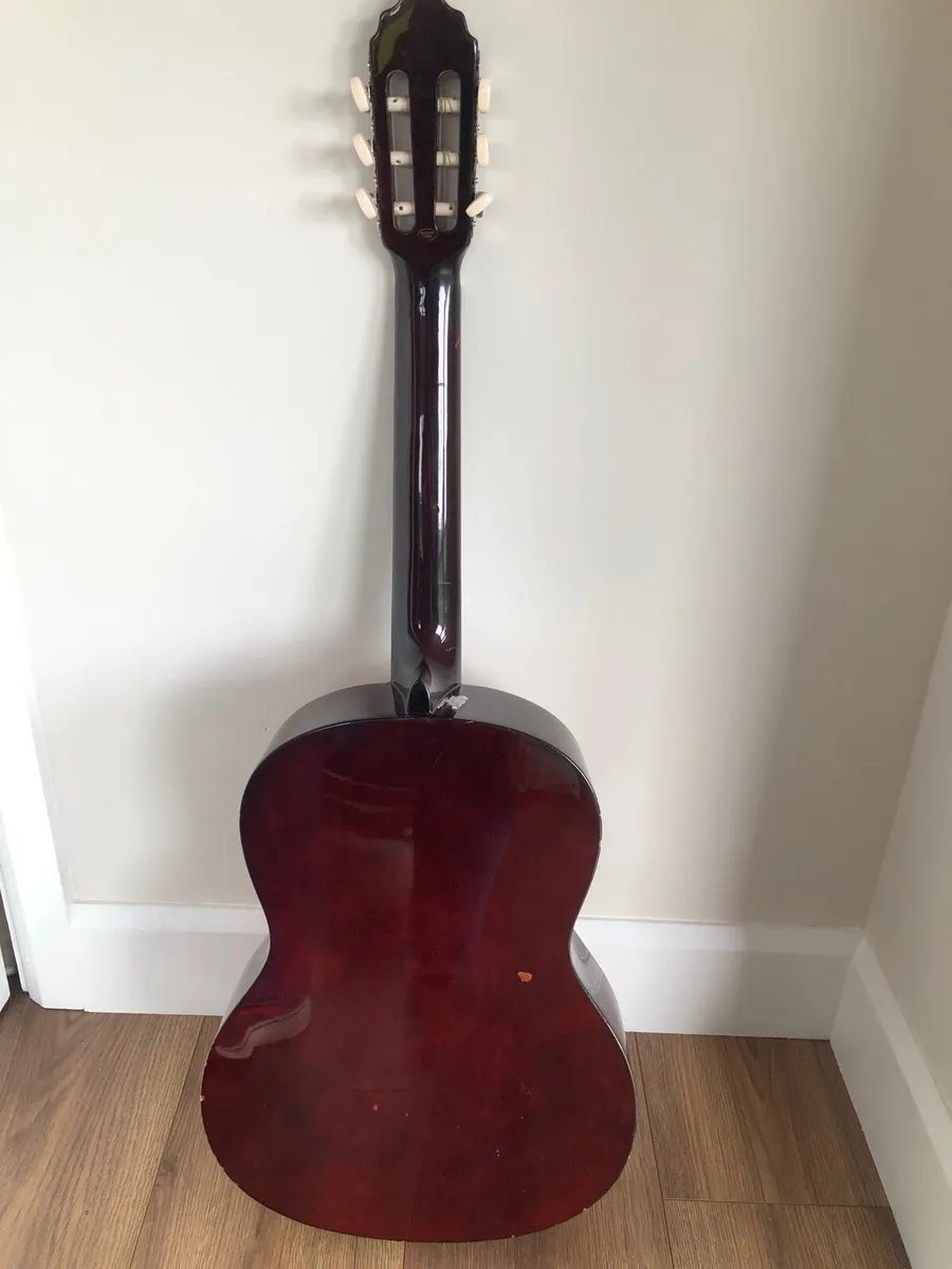 Guitars & guitar case - Image 2