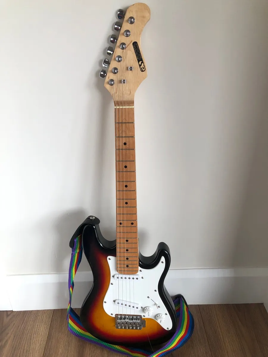 Guitars & guitar case - Image 4