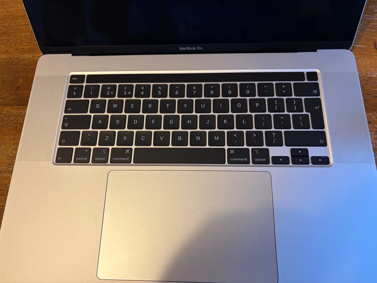 MacBook Pro 2019 - Image 2