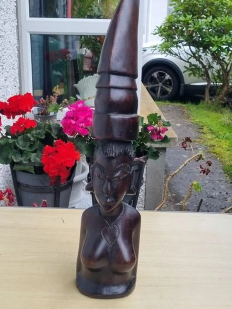 Large traditional African wooden sculpture - Image 1