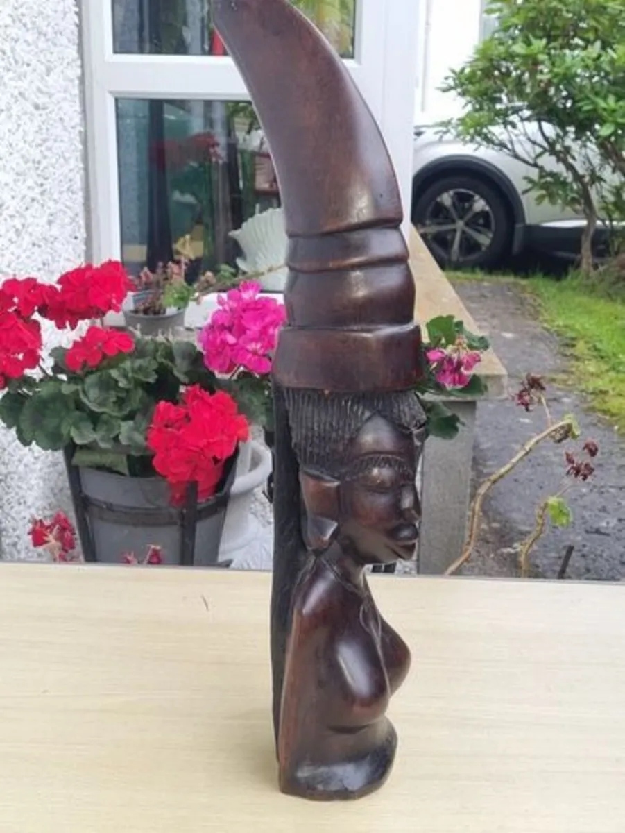 Large traditional African wooden sculpture - Image 4