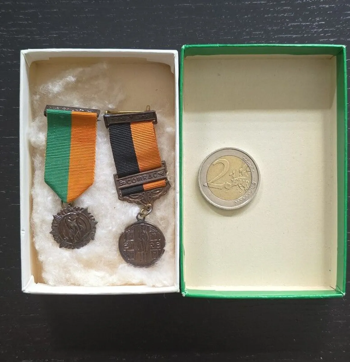 Pair of miniature medals ( 1916 Easter Rising and War of Independence With Comrac bar ) for sale - Image 1