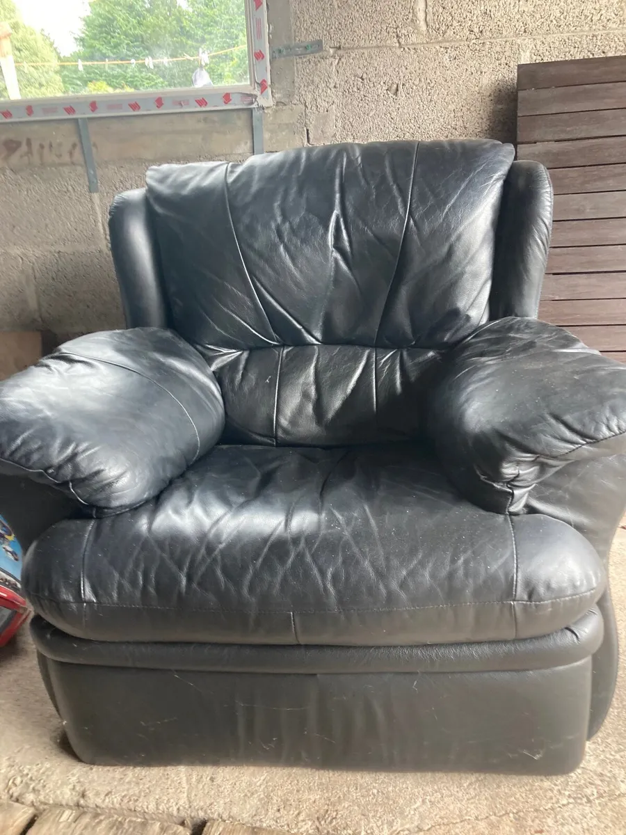Armchair - Image 2