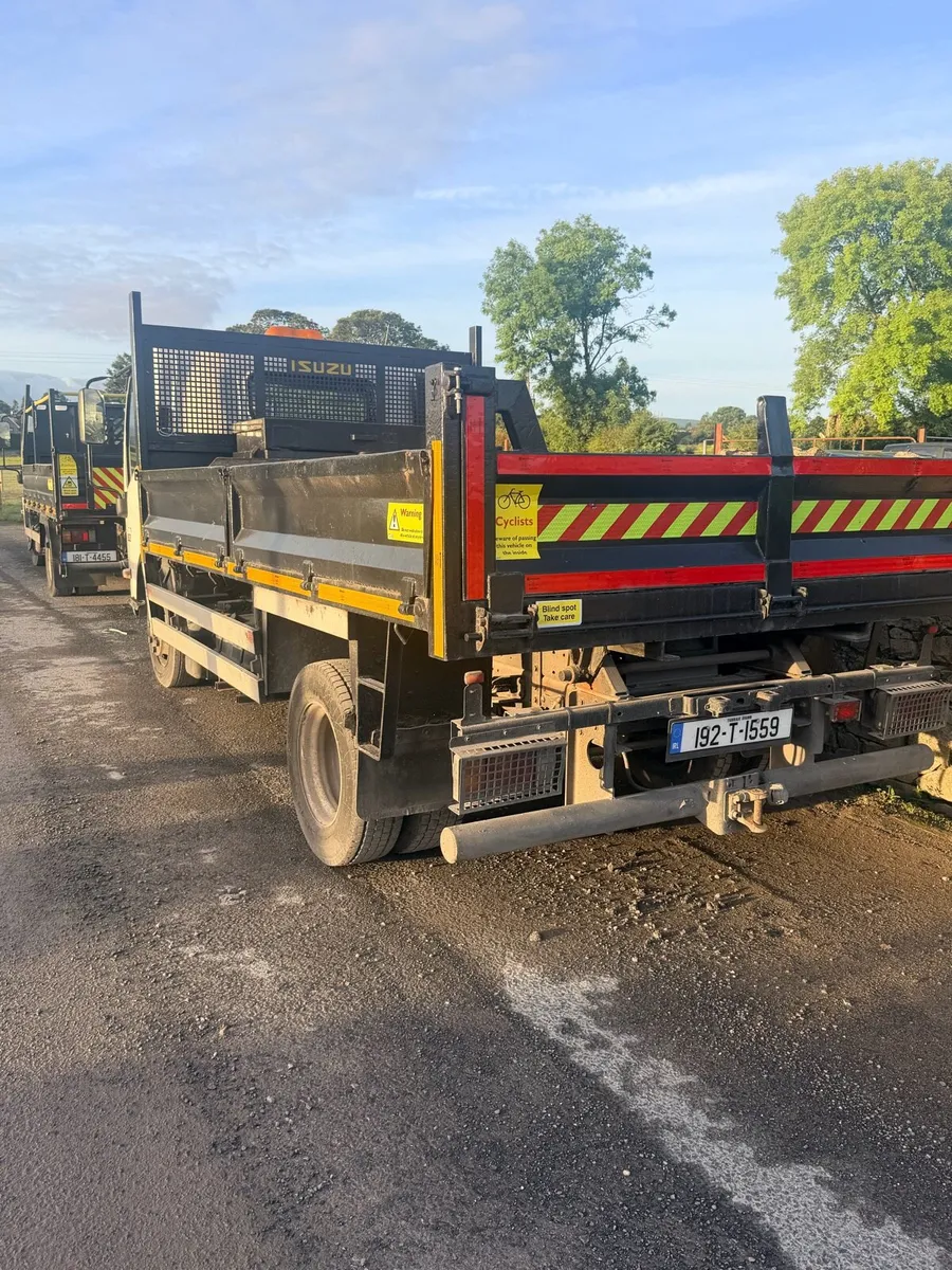 Izuzu tipper taxed and tested - Image 4